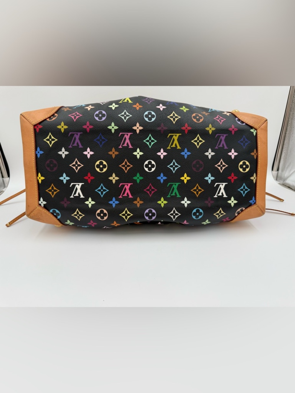 Auth LOUIS VUITTON Ursula M40124 Handbag - Picture 5 of 16